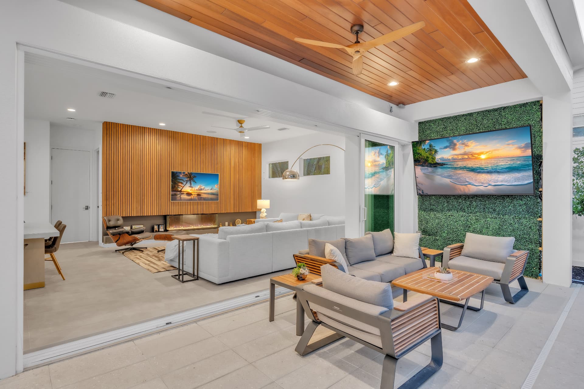 Indoor/Outdoor Living